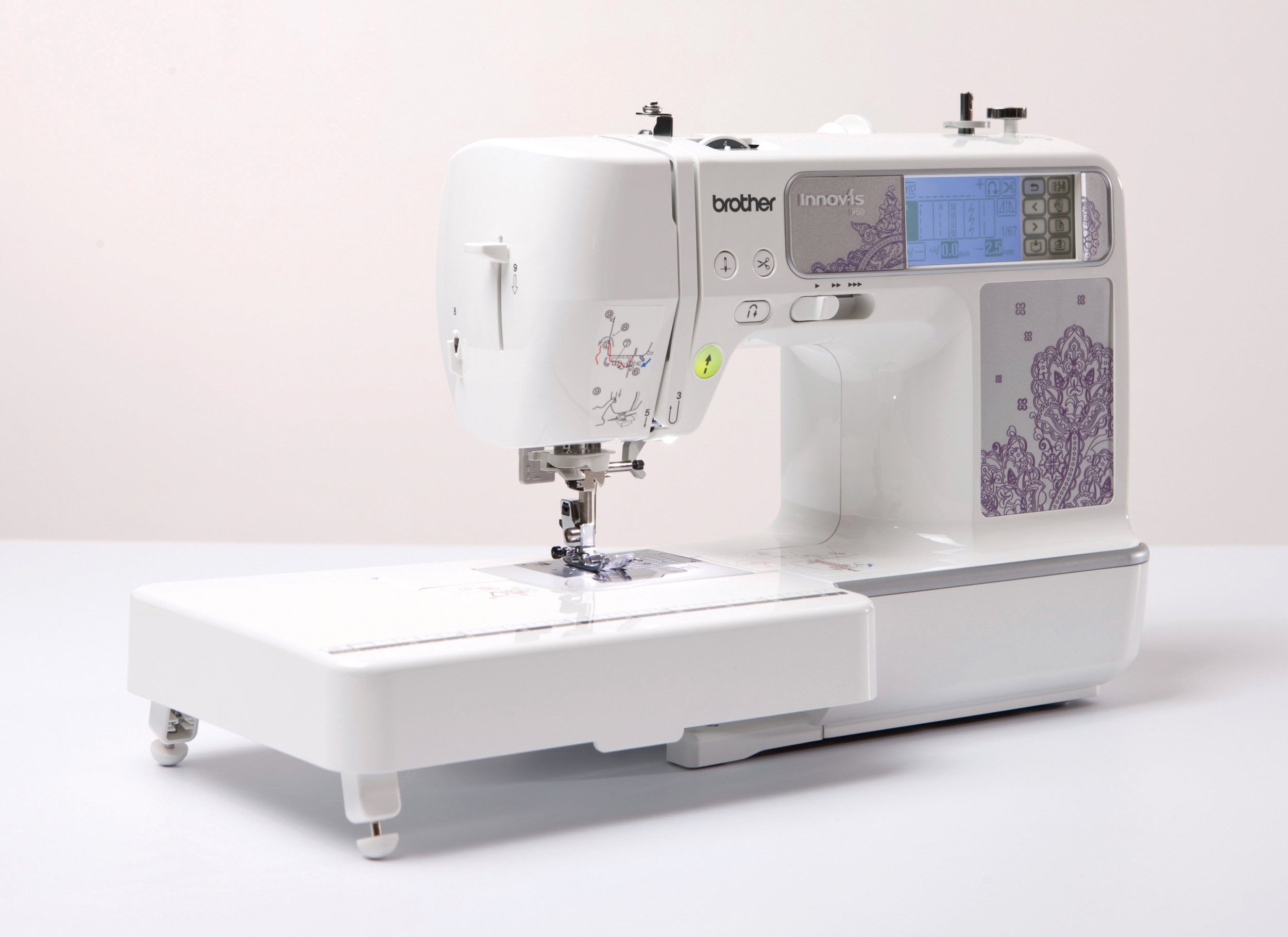  Швейно-вышивальная машина Brother Innov-is 950