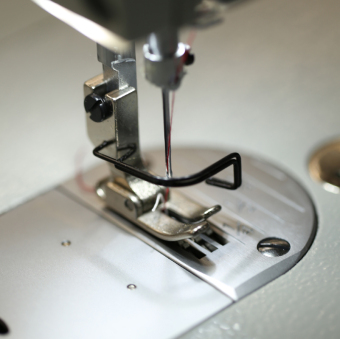 Промышленная швейная машина Typical GC6905HD4 (комплект: голова+стол)