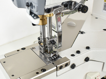 Плоскошовная (распошивальная) машина Aurora A-1600-01-DE (прямой привод) (голова + сервопривод)