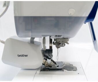 Швейно-вышивальная машина Brother V7