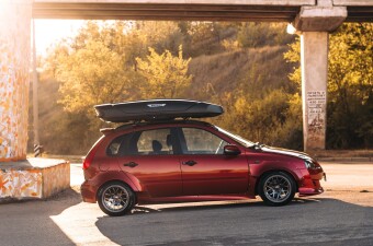 Автобокс Broomer Venture LS (450 л.) с быстрой системой крепления Fast Mount Черный глянец