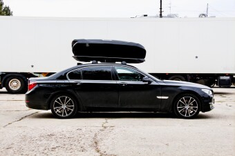 Автобокс Broomer Venture LS (450 л.) с быстрой системой крепления Fast Mount Черный глянец