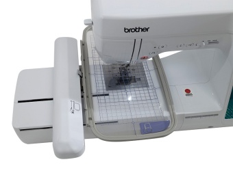 Швейно-вышивальная машина Brother F580