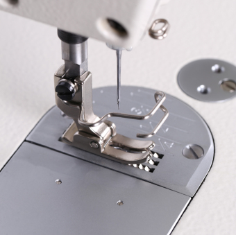 Промышленная швейная машина Typical GC6158HD2 (комплект: голова+стол)