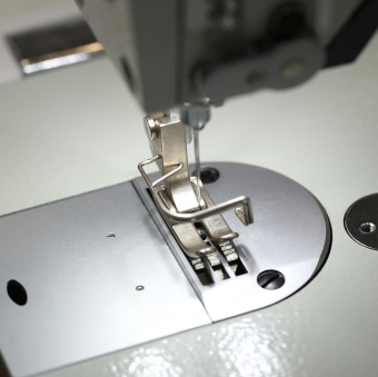 Промышленная швейная машина Typical GC6901BD4 (комплект: голова+стол)