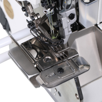 Оверлок Typical GN799C-4D 4 нит. (комплект:голова+стол)