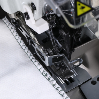 Оверлок Typical GN894BKAD 4 нит.(комплект:голова+стол)