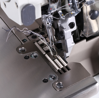 Оверлок Typical GN7201-6D3 6 нит. (комплект:голова+стол+устройство)