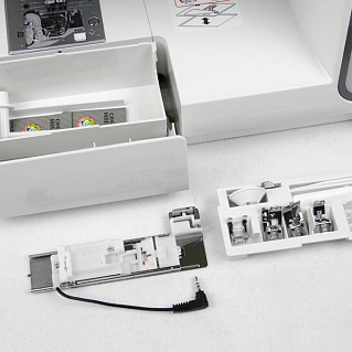 Швейная машина Juki HZL-DX3