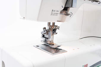 Распошивальная машина Janome CoverPro 7 PLUS