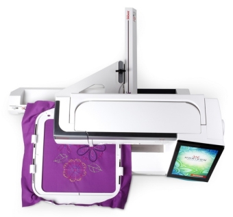 Компьютерная швейно-вышивальная машина JANOME MEMORY CRAFT 15000 (MC 15000)