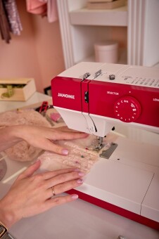 Швейная машина Janome 1522RD