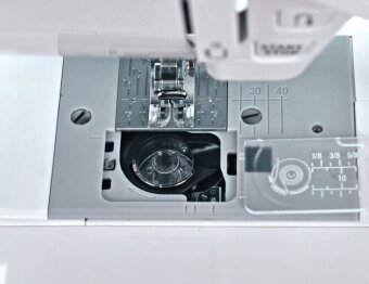 Швейная машина Janome DC 3900