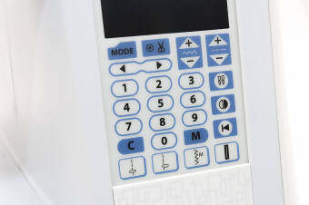 Швейная машина Janome Skyline S3