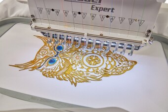 Профессиональная вышивальная машина Leader Expert LE-1000