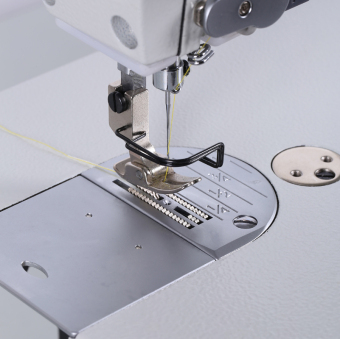 Промышленная швейная машина Typical GC6905MD4 (комплект: голова+стол)