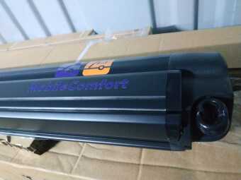 Маркиза MobileComfort M350BD, настенная механическая, корпус черный, полотно светло-серое