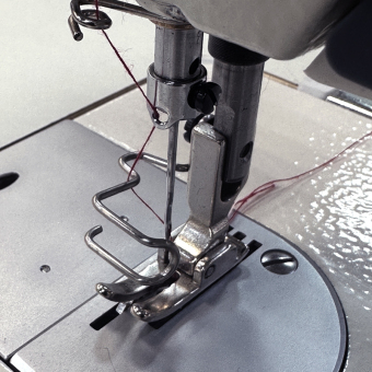 Промышленная швейная машина Typical GC6158BD2 (комплект: голова+стол)