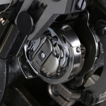 Промышленная швейная машина Typical GC6158BD2 (комплект: голова+стол)