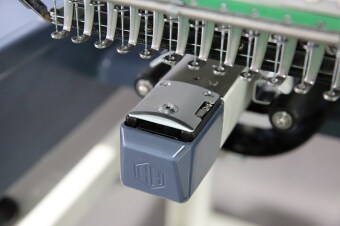 Промышленная автоматическая вышивальная машина VELLES VE 30 c устройством лазерной обрезки ткани 800х400 мм